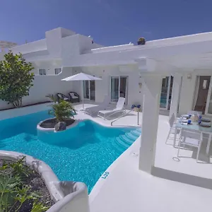 Tiguaro Piscina Climat Jacuzzy Ac 9 12 Villa Corralejo